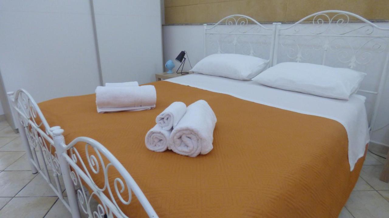 Ferienwohnung La Dimora Del Pumo Lecce Exterior foto